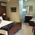Emeu Inn Bed & Breakfast