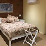 Emeu Inn Bed & Breakfast