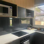 Short Stroll To Cbd - 3 Bedroom House