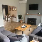 Short Stroll To Cbd - 3 Bedroom House