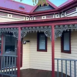 Bendigo Botanic Motel- King Beds
