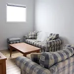3 Bedroom Miners Cottage Close To Cbd And Hospital