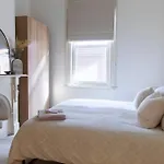 Beautifully Renovated Inner City Terrace Please Note 1 Night Requests Will Politely Be Declined 2 Night Minimum Stay Only