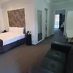 Golden Reef Motor Inn