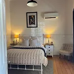Hargreaves Cottage - Close To Cbd