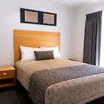 Tea House Motor Inn