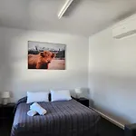 Calder Family Motel