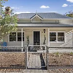 Central Bendigo Cottage, Walk To Everywhere!!