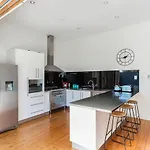 Central Bendigo Cottage, Walk To Everywhere!!