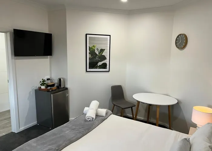 Bendigo Botanic Motel- King Beds