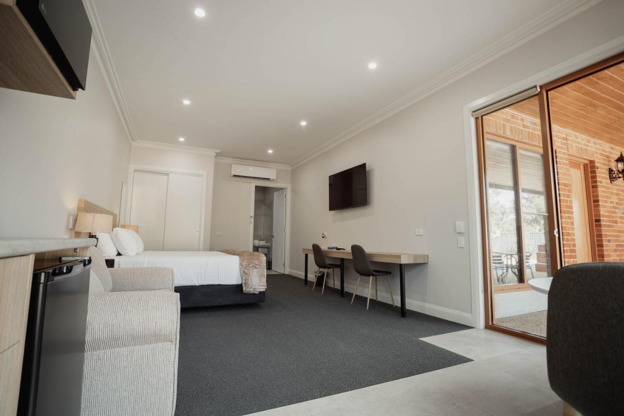 Motel Red Waratah *