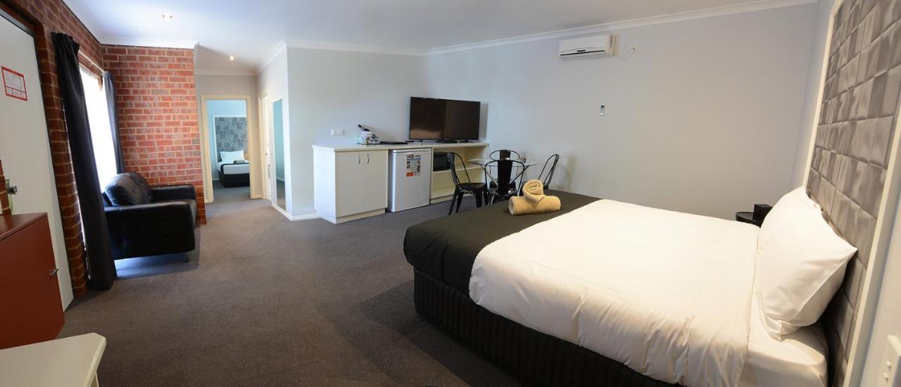 Motel Golden Reef Motor