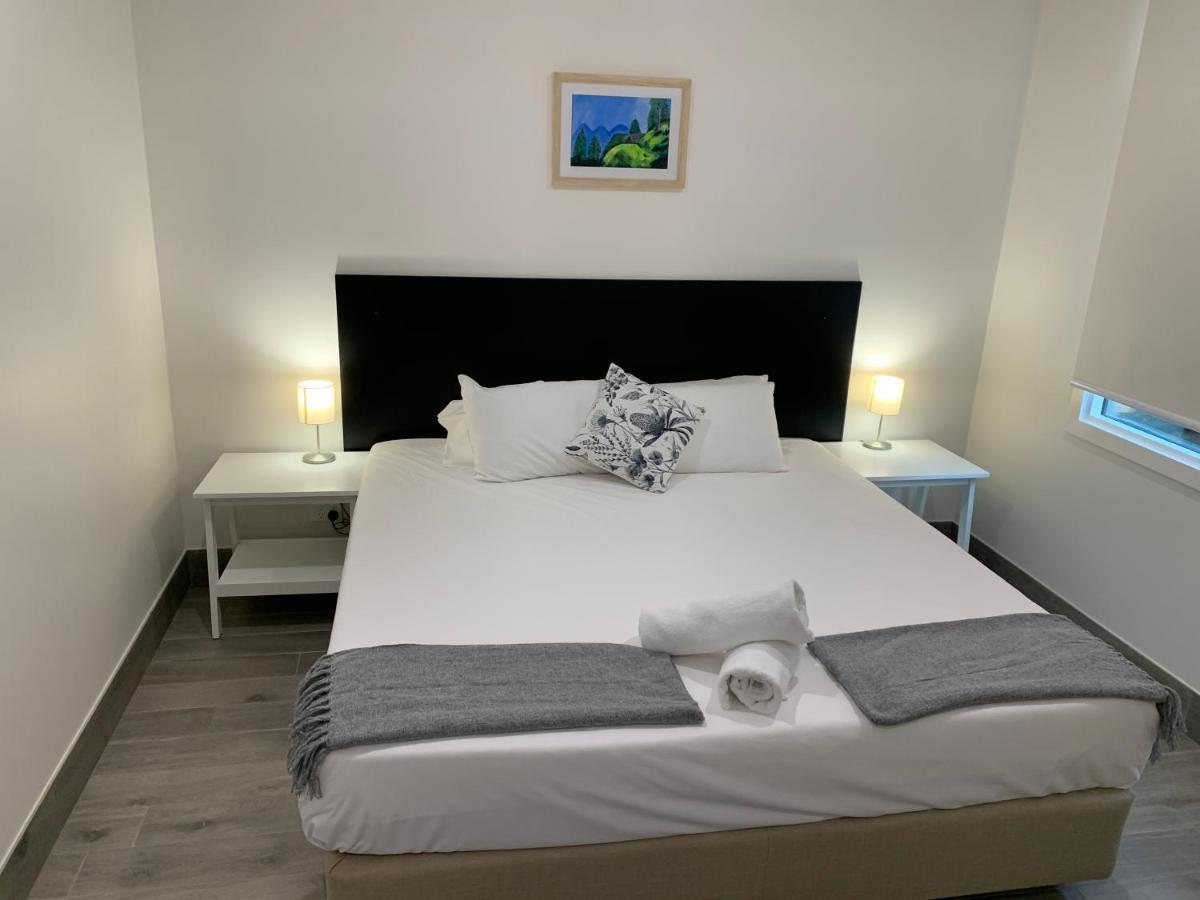 High St - King Bed N Kitchen 4*