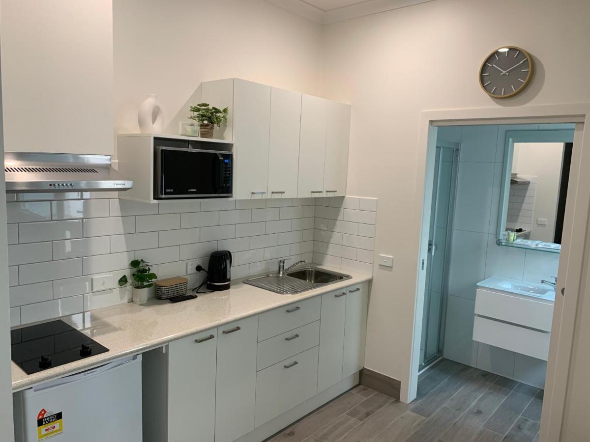 High St - King Bed N Kitchen Motel 4*