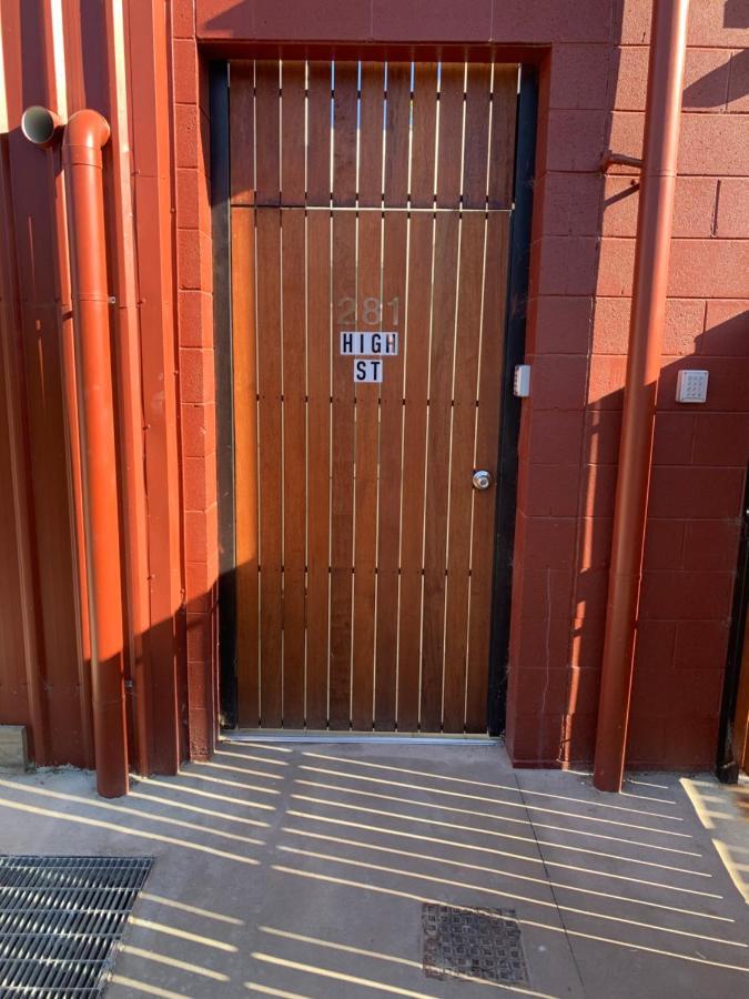 High St - King Bed N Kitchen Bendigo
