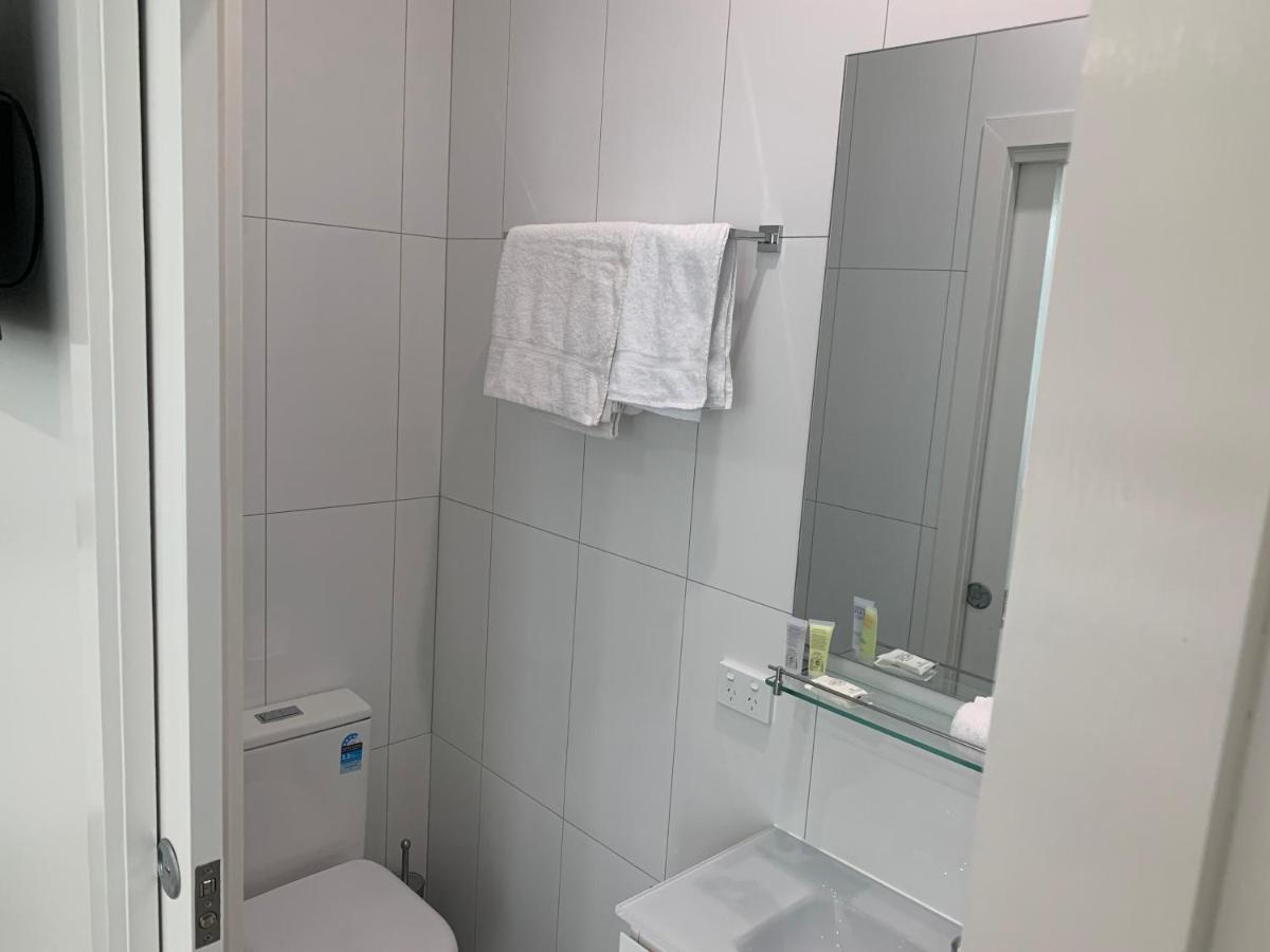 Motel High St - King Bed N Kitchen 4*
