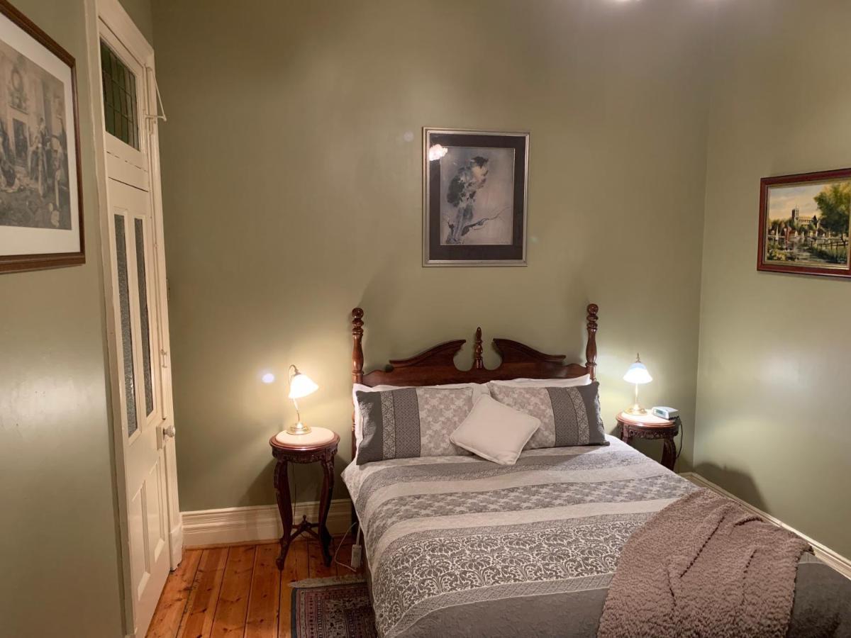 Bed & Breakfast Langley Estate, *