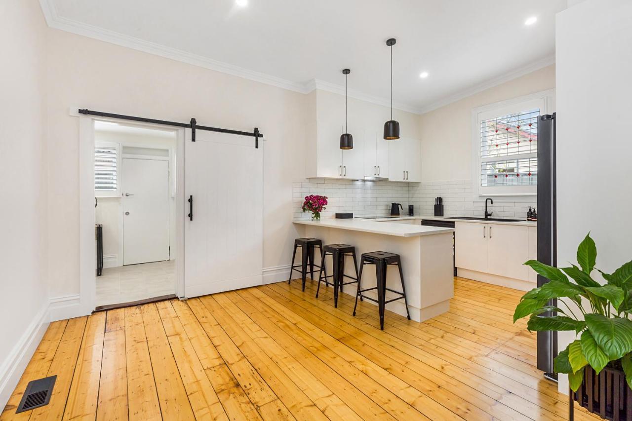 'gladstone' Only Minutes Walk To The Train Station! * Bendigo