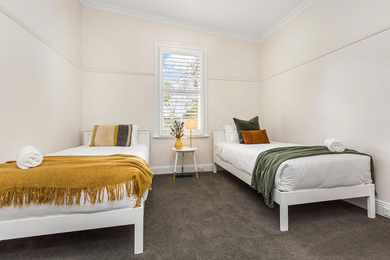 'gladstone' Only Minutes Walk To The Train Station! Holiday home Bendigo
