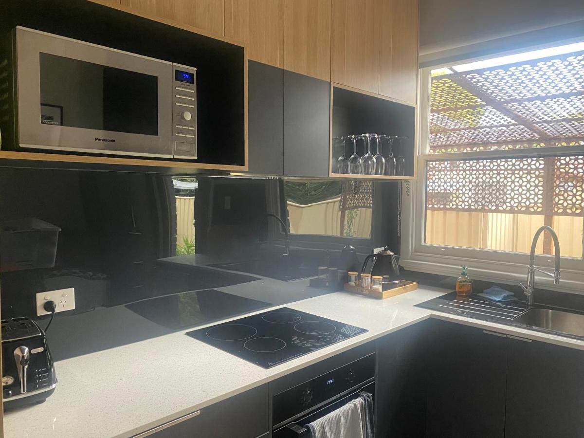 Holiday home Short Stroll To Cbd - 3 Bedroom House
