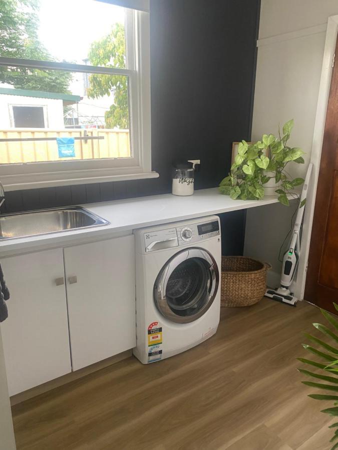 Holiday home Short Stroll To Cbd - 3 Bedroom House *