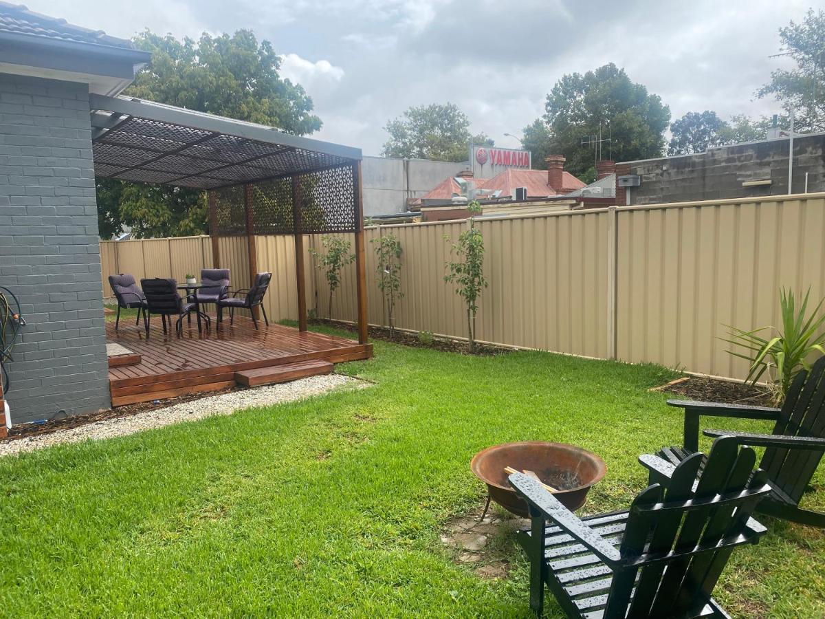 Short Stroll To Cbd - 3 Bedroom House * Bendigo