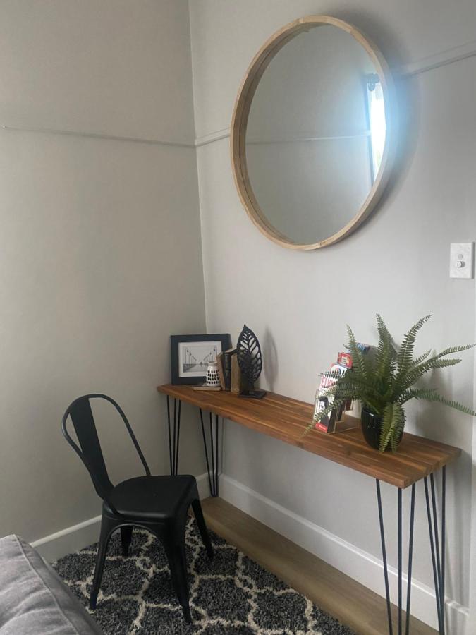 Short Stroll To Cbd - 3 Bedroom House *