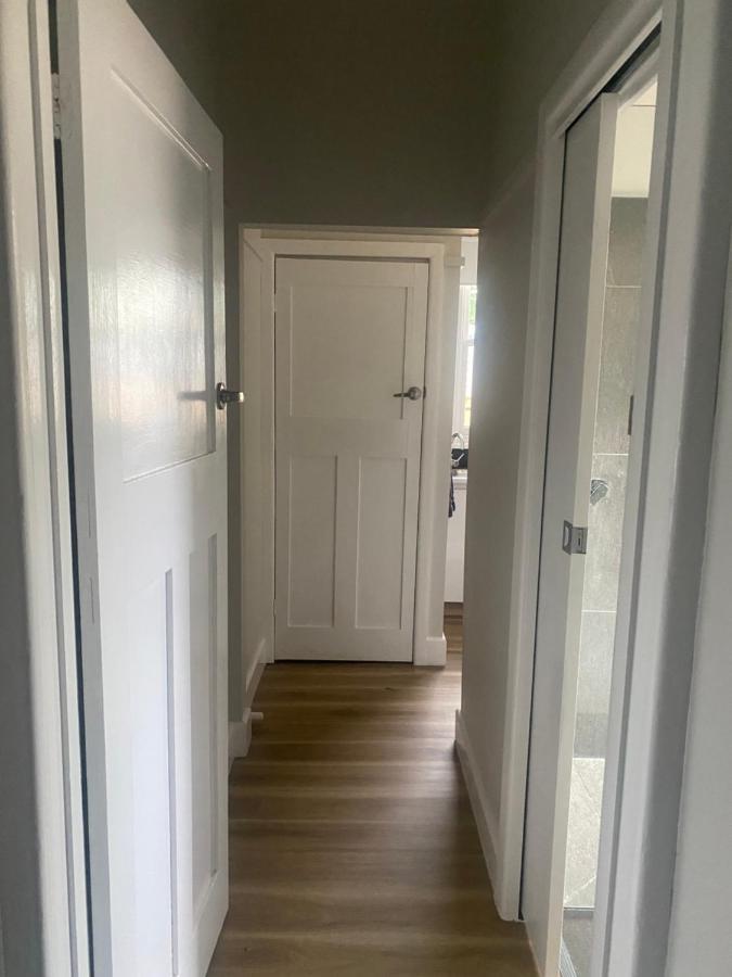 Short Stroll To Cbd - 3 Bedroom House *