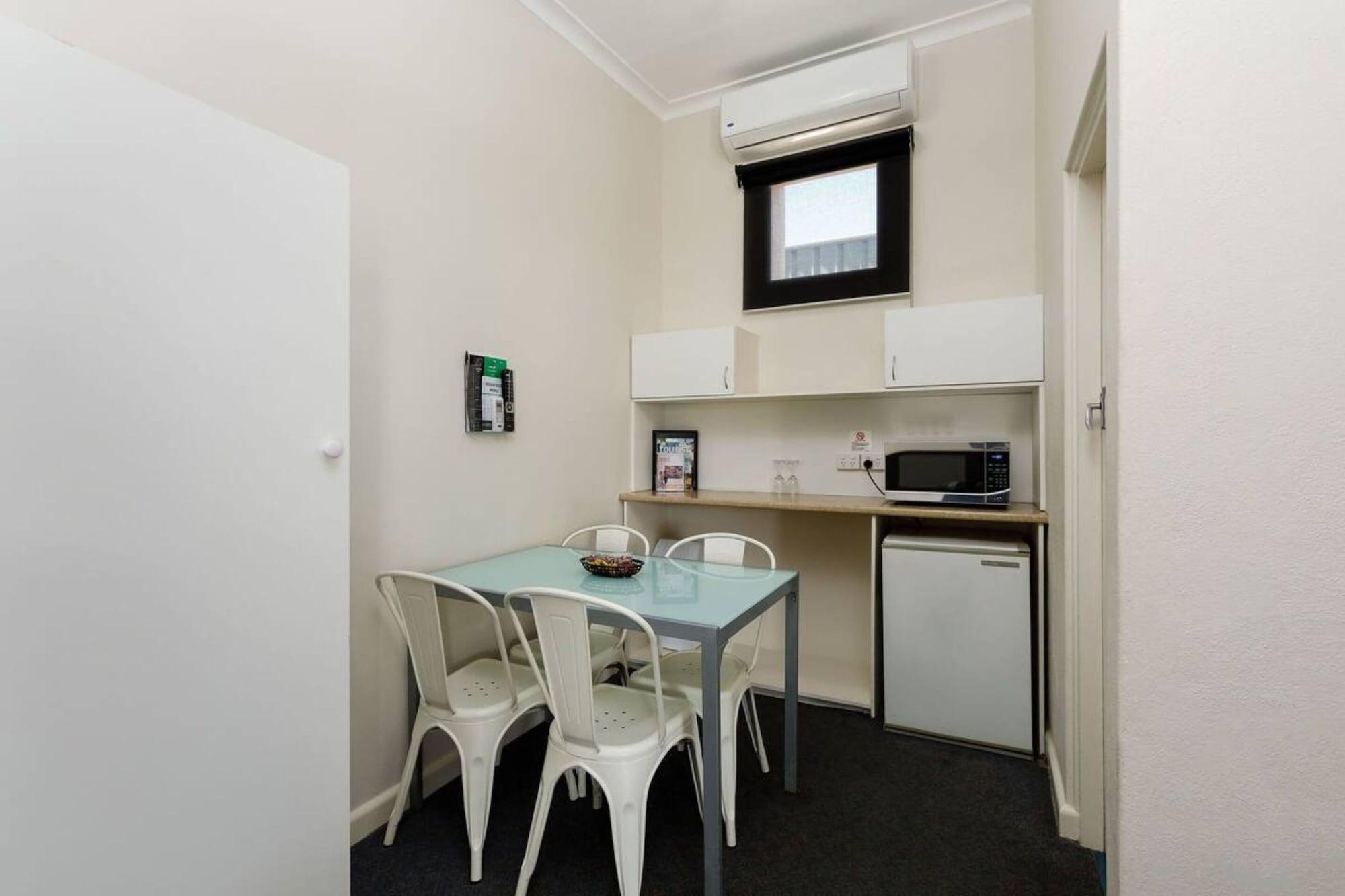 Oval 3* Bendigo