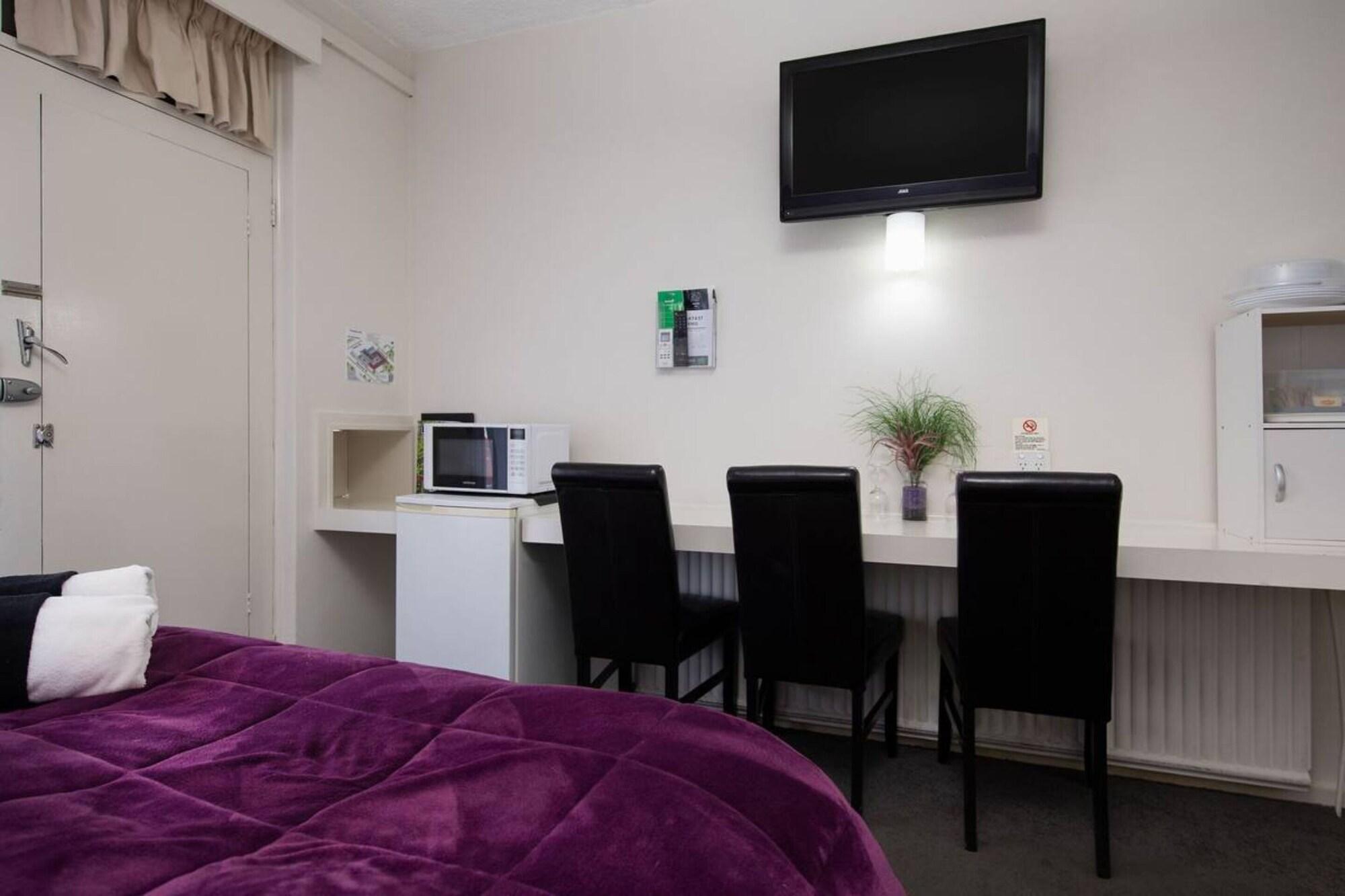 Oval Motel 3*