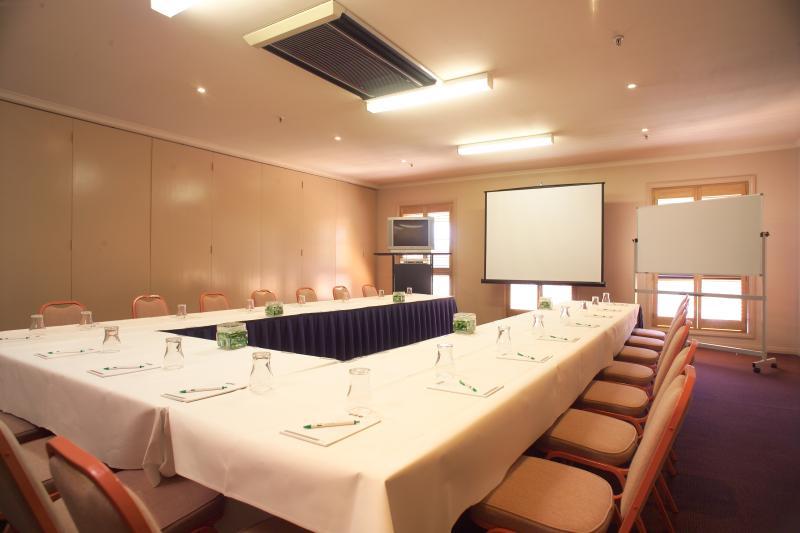 Quality Colonial Hotel 3*