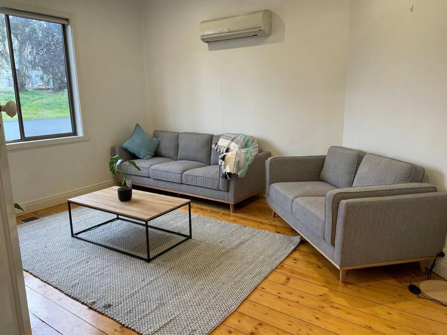 Holiday home Walnut House - Hargreaves St Close To Weeroona Bendigo