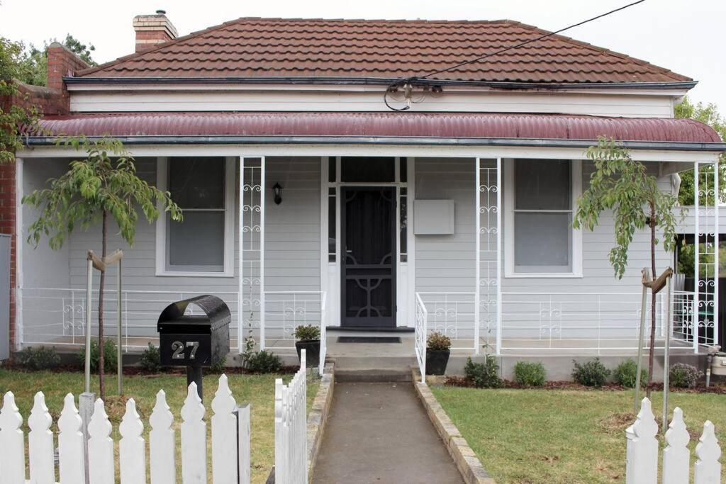3 Bedroom Miners Close To Cbd And Hospital Holiday home