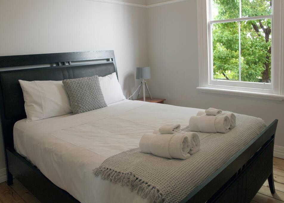 3 Bedroom Miners Close To Cbd And Hospital Bendigo