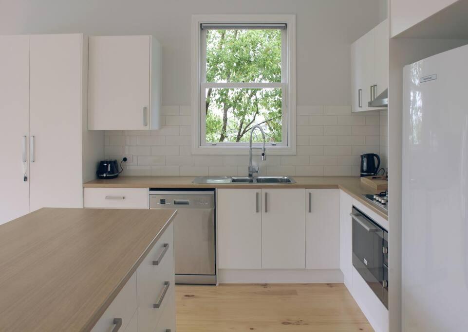 3 Bedroom Miners Close To Cbd And Hospital Bendigo