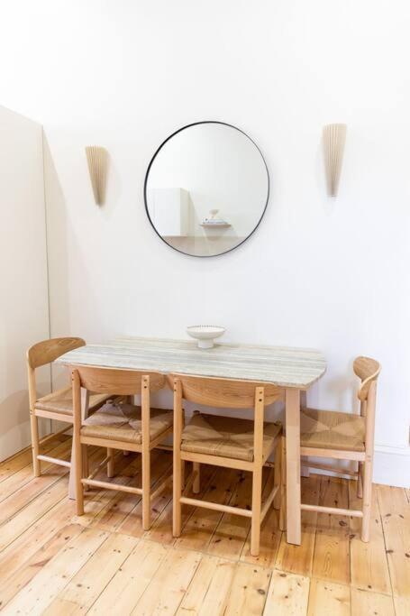 Inner City Terrace Retreat: Renovated Gem With Two-night Minimum Holiday home *