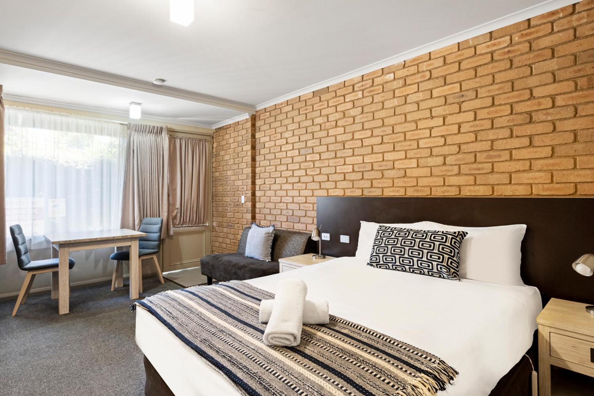 National Complex Motel 3*