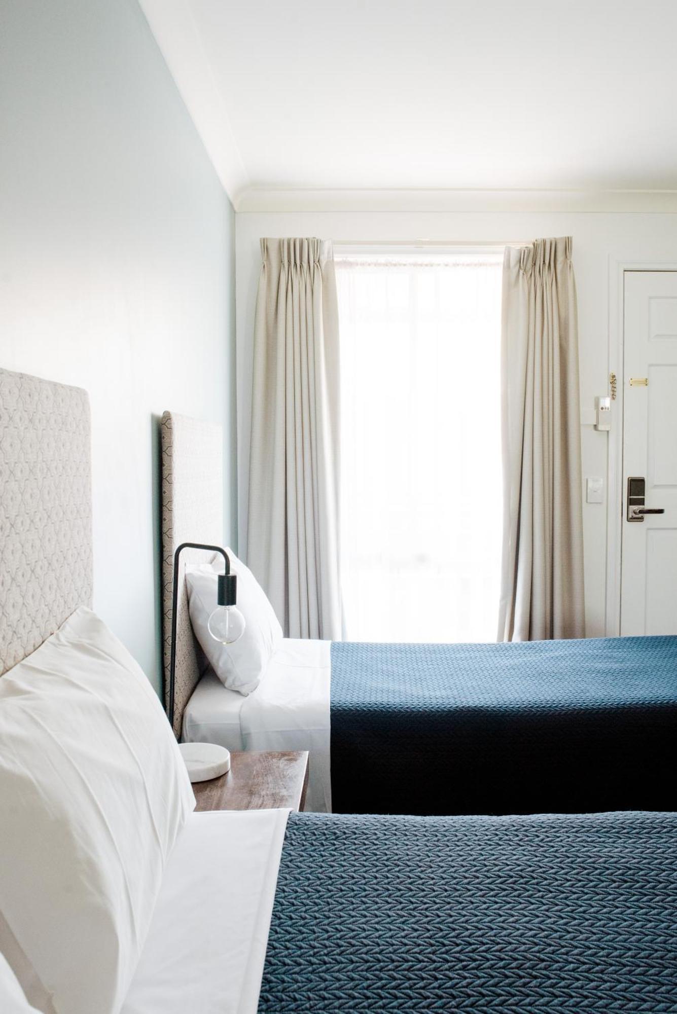 Motel Alexandra Place 4*