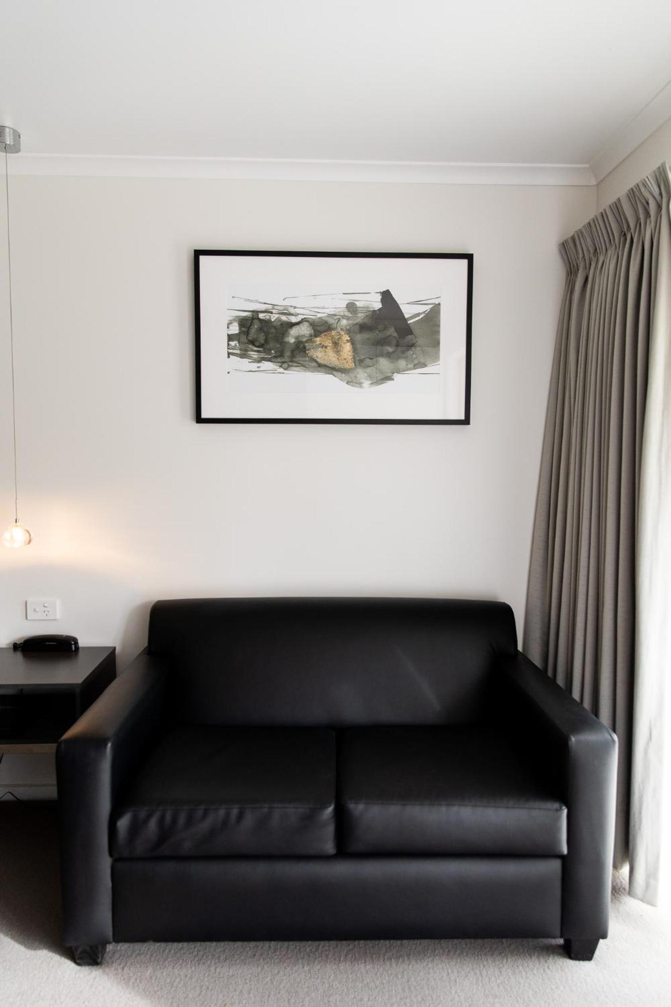 Tea House Motor 4*