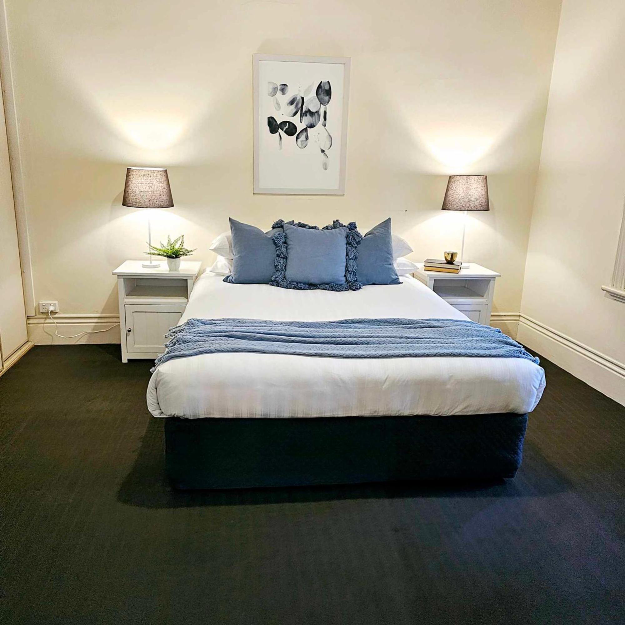 Holiday home Cobb&cohouse 4 Queen Bedrooms, 3 Bathrooms, Bendigocbd Lock Up Garage *