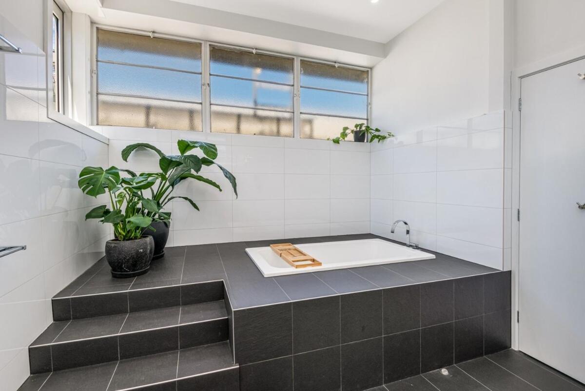 Apartment Bayne St *