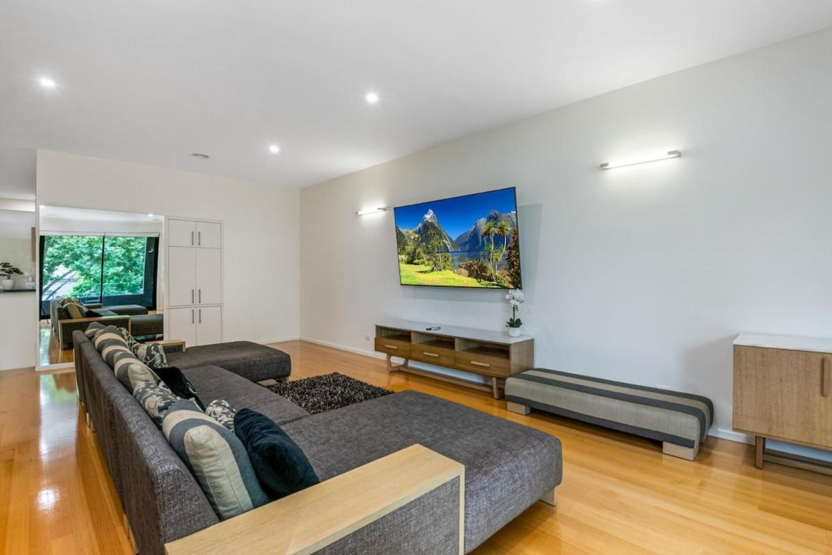 Serpentine Park On View *