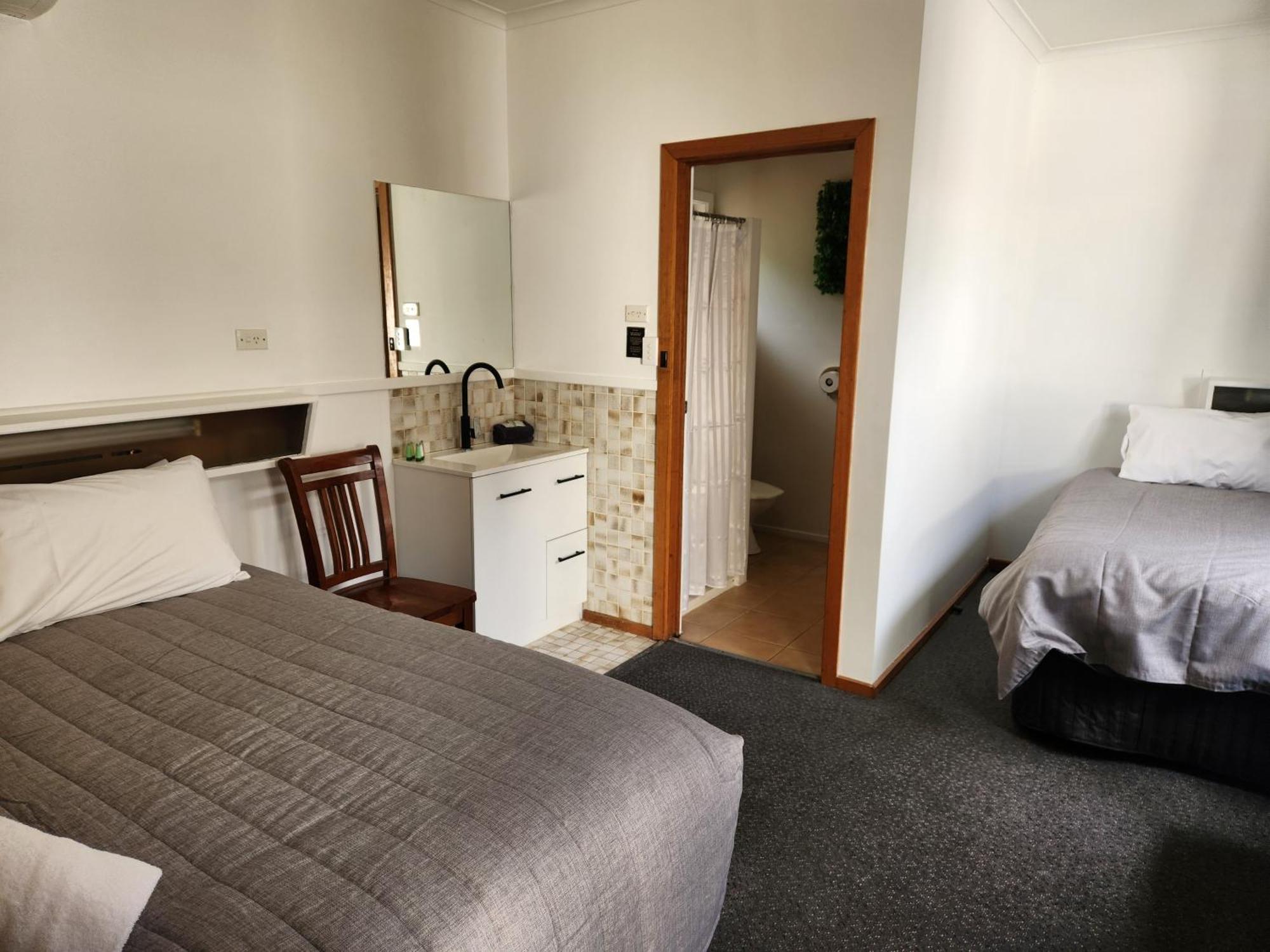 Calder Family Motel 3*