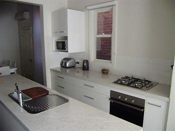 Alexandra Place 4*