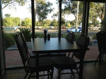 Hotel Quality Lakeside 4*