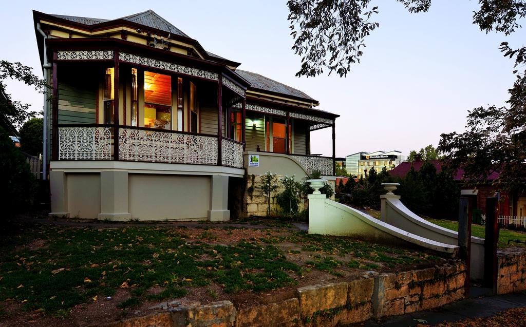Holiday home Cobb&cohouse 4 Queen Bedrooms, 3 Bathrooms, Bendigocbd Lock Up Garage Bendigo