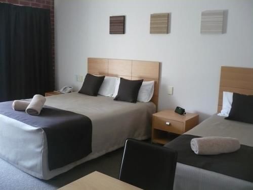 Golden Reef Motor 4*