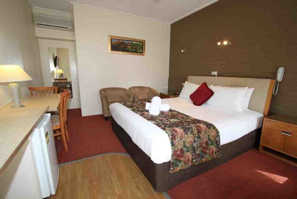 Elm Motel 3*
