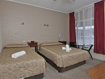 Elm 3* Bendigo