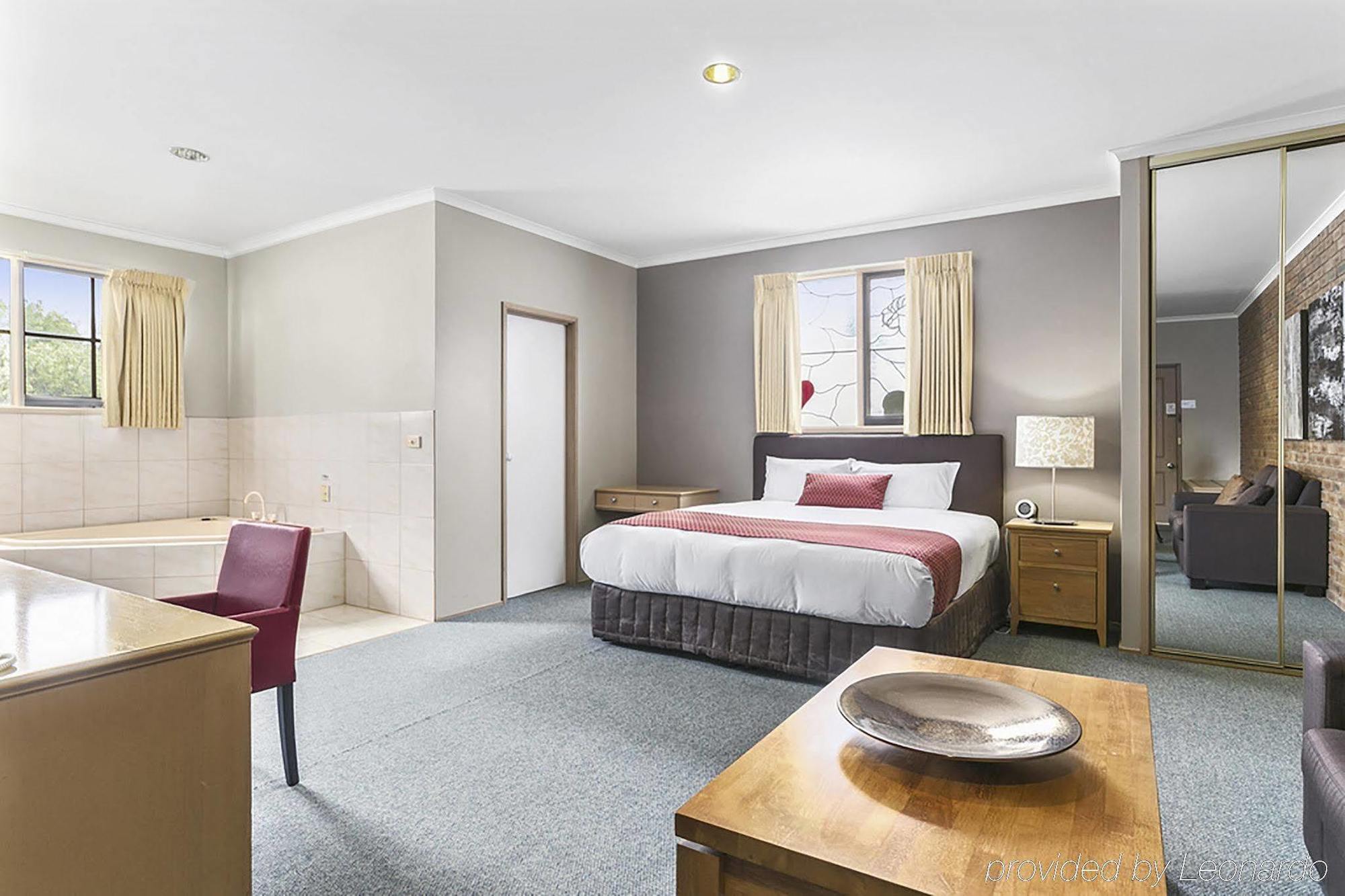 Quality Colonial Hotel